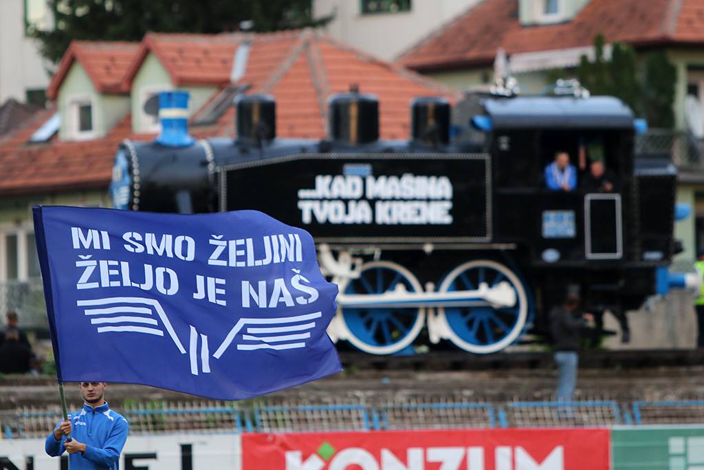 Čuvena lokomotiva u novom ruhu.  Foto: Damir Hajdarbašić, fkzeljeznicar.ba