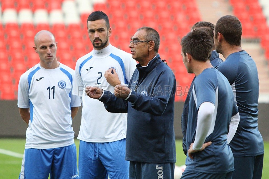 FOTO: Željo odradio trening na stadionu Maurice Dufrasne, Baždarević zaželio sreću Plavima
