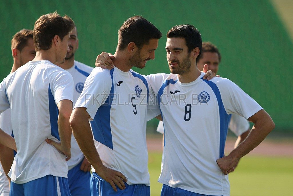 FOTO: Plavi u odličnoj atmosferi trenirali na Stadionu Koševo