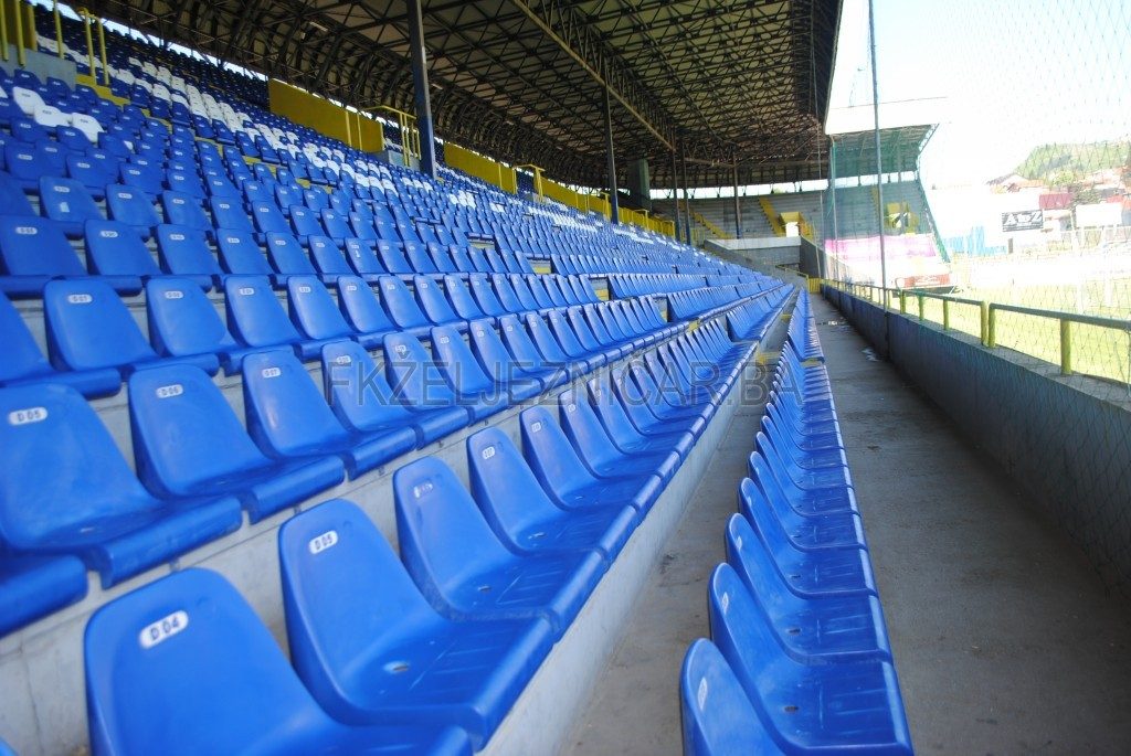 FOTO: Završeno čiščenje stolica na sjevernoj tribini Stadiona Grbavica