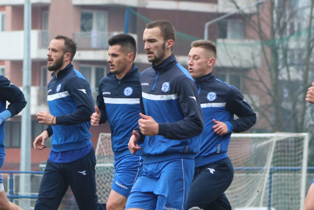 Tri fudbalera Plavih na posudbi u Iskri Bugojno