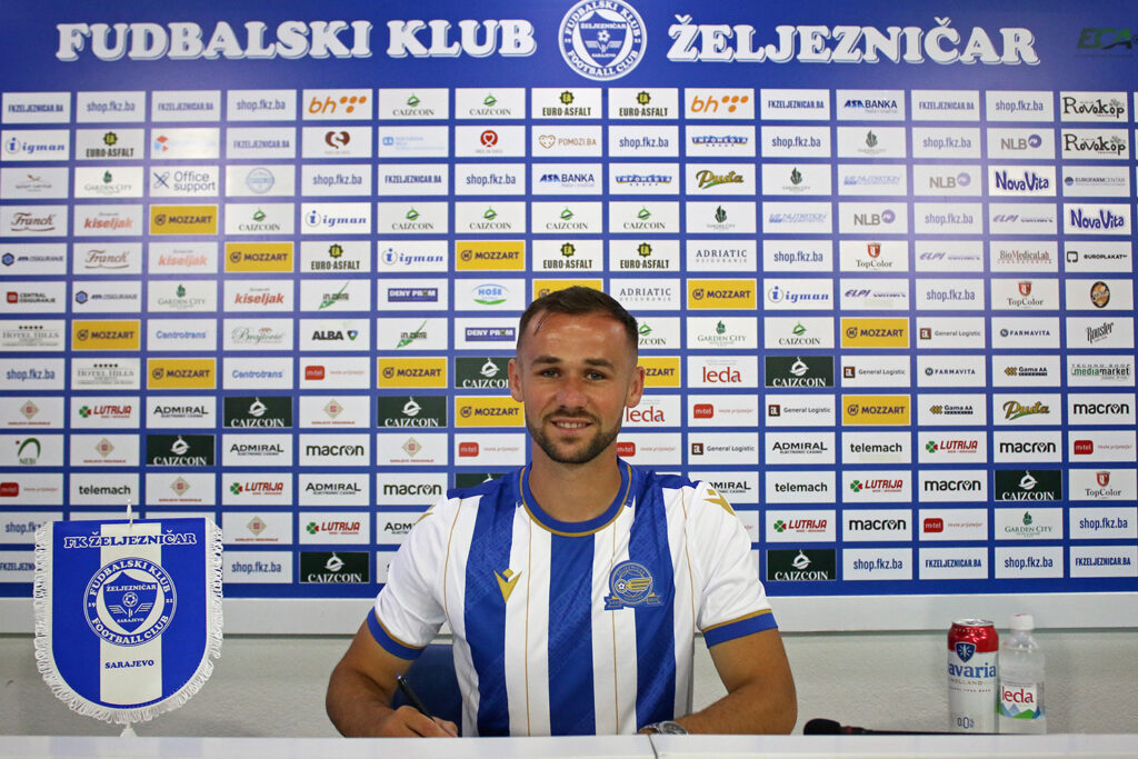 FOTO: Marin Galić potpisao novi ugovor sa Željom